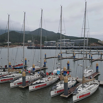 Marine Grade Aluminum Floating Finger Dock With Mooring Cleats LLDPE Floaters Floating Pontoon For Wharf Engineering
