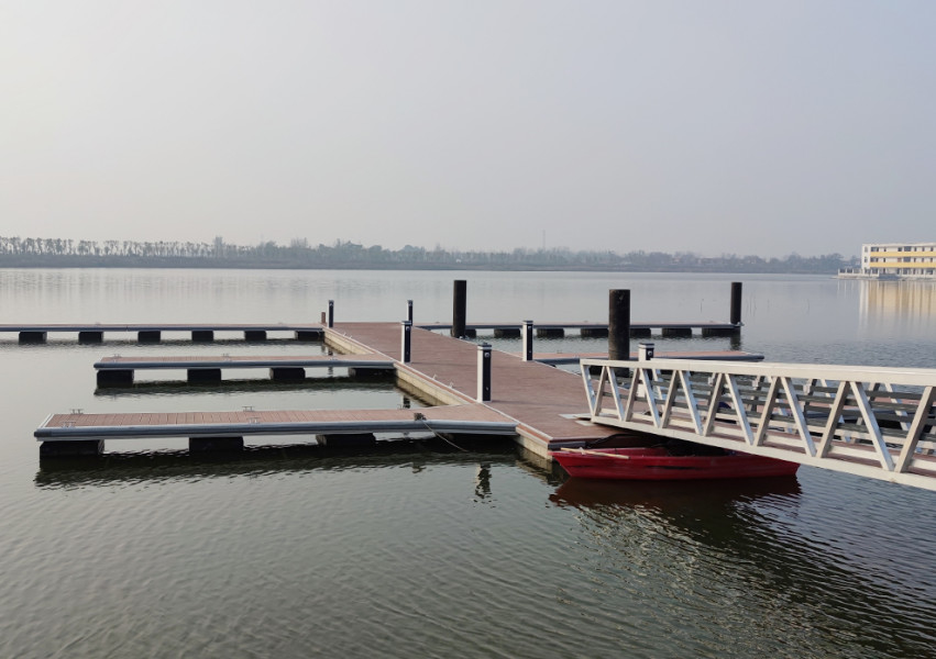 Marine Aluminum Dock Gangway Aluminum Alloy Frame HDPE Modular Pontoon