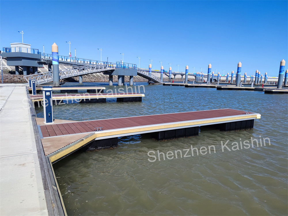 Durable Floating Marine Docks WPC Decking Aluminum Alloy Float Pontoon