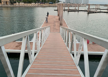 Piste flottante en aluminium pour accéder au pont flottant